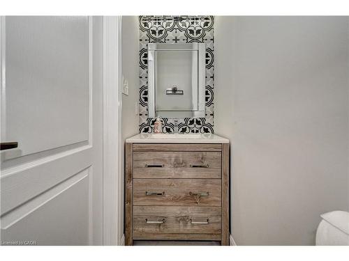32 Weir Street, Cambridge, ON - Indoor Photo Showing Bathroom