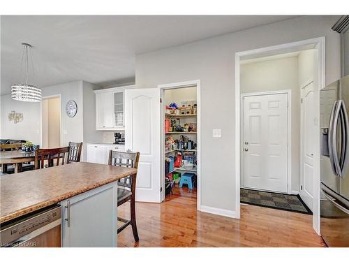 32 Weir Street, Cambridge, ON - Indoor