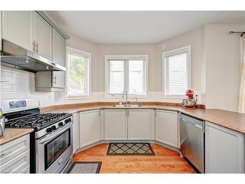 32 Weir Street, Cambridge, ON - Indoor Photo Showing Kitchen With Double Sink