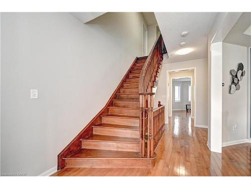 32 Weir Street, Cambridge, ON - Indoor Photo Showing Other Room