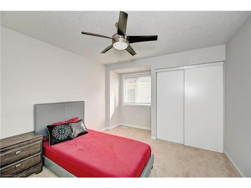 32 Weir Street, Cambridge, ON - Indoor Photo Showing Bedroom
