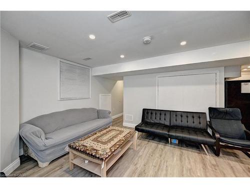 32 Weir Street, Cambridge, ON - Indoor Photo Showing Living Room