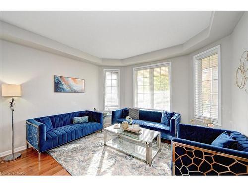 32 Weir Street, Cambridge, ON - Indoor Photo Showing Living Room