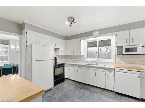 42 Henrietta Street, St. Catharines, ON - Indoor Photo Showing Kitchen