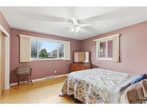 42 Henrietta Street, St. Catharines, ON - Indoor Photo Showing Bedroom