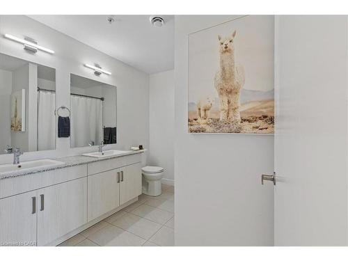 1113-1 Victoria Street S, Kitchener, ON - Indoor Photo Showing Bathroom