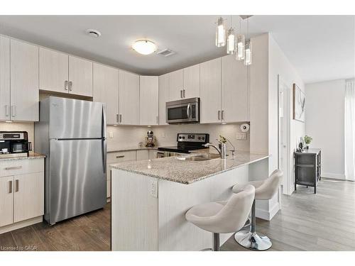 1113-1 Victoria Street S, Kitchener, ON - Indoor Photo Showing Kitchen With Stainless Steel Kitchen With Double Sink With Upgraded Kitchen