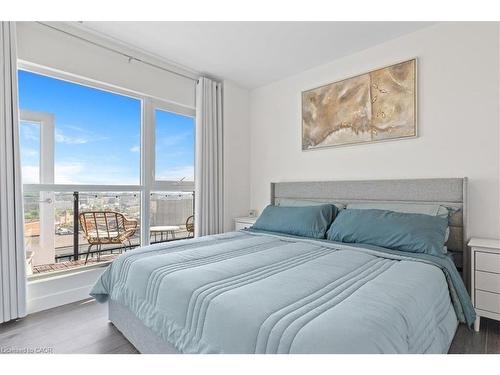1113-1 Victoria Street S, Kitchener, ON - Indoor Photo Showing Bedroom