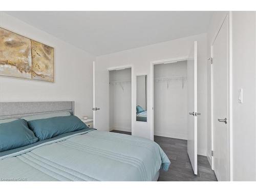 1113-1 Victoria Street S, Kitchener, ON - Indoor Photo Showing Bedroom