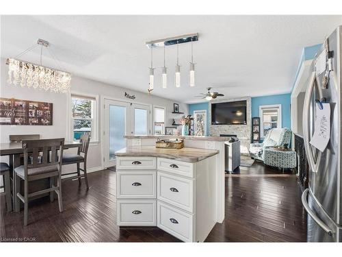 128 Schlueter Street, Cambridge, ON - Indoor Photo Showing Dining Room