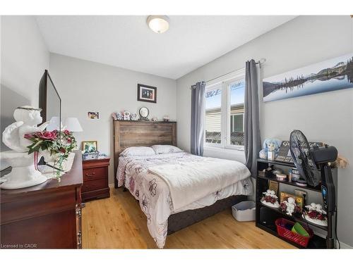 128 Schlueter Street, Cambridge, ON - Indoor Photo Showing Bedroom