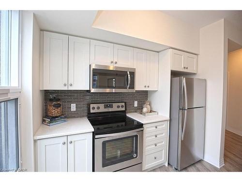 108-10 Concord Place, Grimsby, ON - Indoor Photo Showing Kitchen