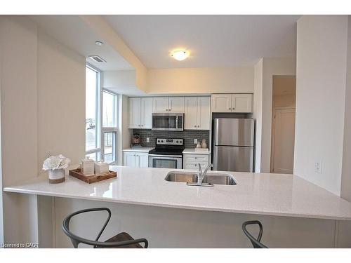 108-10 Concord Place, Grimsby, ON - Indoor Photo Showing Kitchen With Upgraded Kitchen