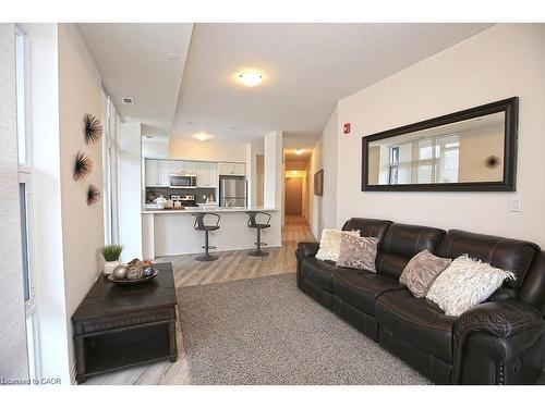 108-10 Concord Place, Grimsby, ON - Indoor Photo Showing Living Room