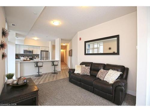 108-10 Concord Place, Grimsby, ON - Indoor Photo Showing Living Room