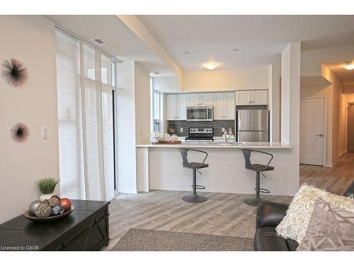 108-10 Concord Place, Grimsby, ON - Indoor Photo Showing Kitchen