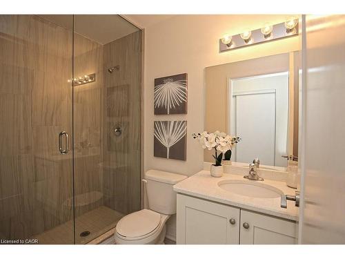 108-10 Concord Place, Grimsby, ON - Indoor Photo Showing Bathroom