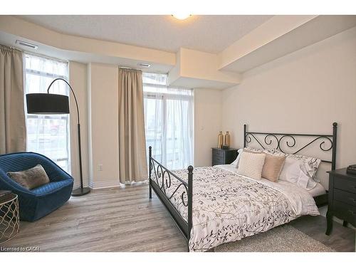 108-10 Concord Place, Grimsby, ON - Indoor Photo Showing Bedroom