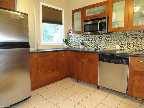 120 Sanford Avenue S, Hamilton, ON - Indoor Photo Showing Kitchen