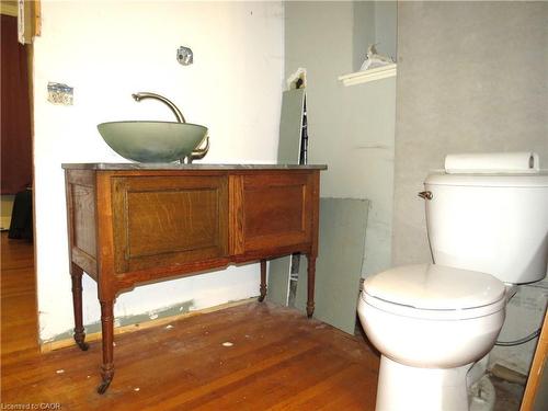 120 Sanford Avenue S, Hamilton, ON - Indoor