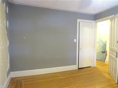 120 Sanford Avenue S, Hamilton, ON - Indoor Photo Showing Other Room