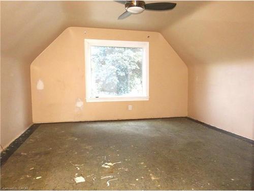 120 Sanford Avenue S, Hamilton, ON - Indoor Photo Showing Other Room