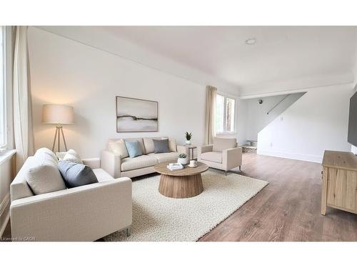 69 Fairfield Avenue, Hamilton, ON - Indoor Photo Showing Living Room