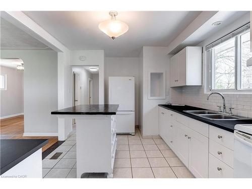 Upper-164 West 19Th Street, Hamilton, ON - Indoor Photo Showing Kitchen With Double Sink