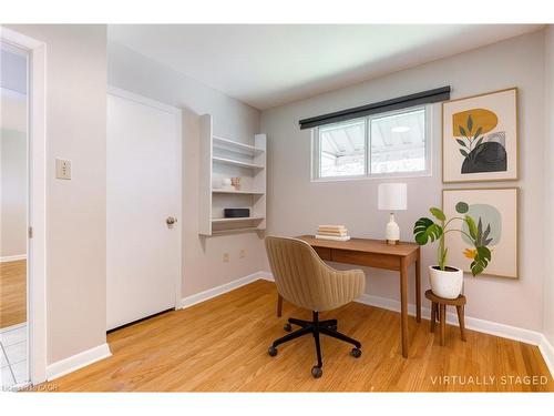 Upper-164 West 19Th Street, Hamilton, ON - Indoor Photo Showing Office