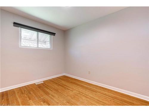 Upper-164 West 19Th Street, Hamilton, ON - Indoor Photo Showing Other Room
