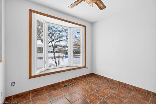 2 Country Club Drive, Hamilton, ON - Indoor Photo Showing Other Room