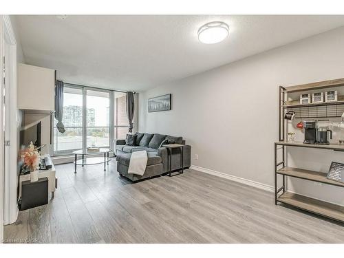 701-4080 Living Arts Drive, Mississauga, ON - Indoor Photo Showing Other Room