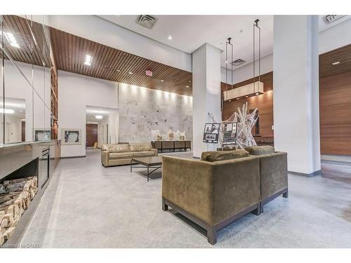 701-4080 Living Arts Drive, Mississauga, ON - Indoor Photo Showing Other Room