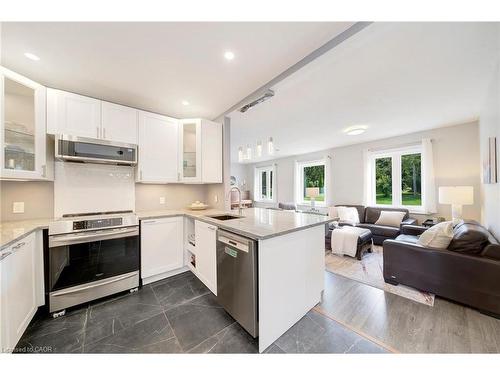 260 Sanatorium Road, Hamilton, ON - Indoor Photo Showing Kitchen