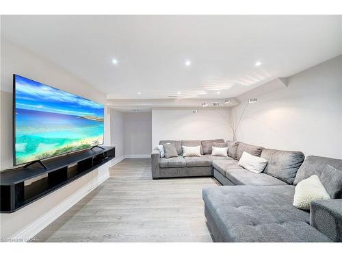 260 Sanatorium Road, Hamilton, ON - Indoor Photo Showing Living Room