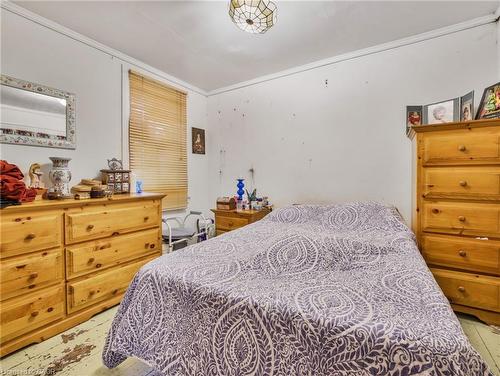 30 Lochearne Street, Hamilton, ON - Indoor Photo Showing Bedroom