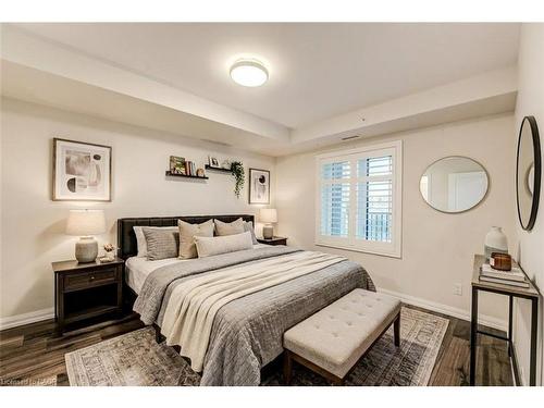 403-778 Laurelwood Drive, Waterloo, ON - Indoor Photo Showing Bedroom