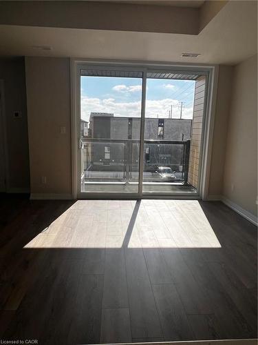 17-261 Woodbine Avenue, Kitchener, ON - Indoor