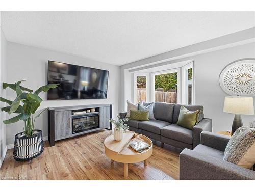 510B Rosemeadow Crescent, Waterloo, ON - Indoor Photo Showing Living Room
