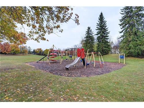 22 Berwick Place, Waterloo, ON - Outdoor