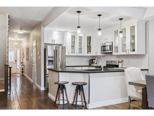 51-100 Beddoe Drive, Hamilton, ON - Indoor Photo Showing Kitchen With Upgraded Kitchen
