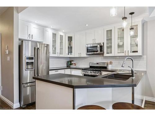 51-100 Beddoe Drive, Hamilton, ON - Indoor Photo Showing Kitchen With Stainless Steel Kitchen With Double Sink With Upgraded Kitchen