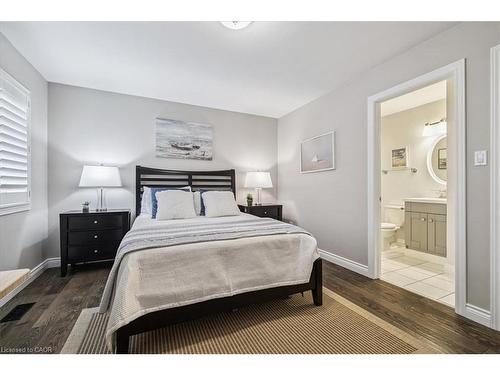 51-100 Beddoe Drive, Hamilton, ON - Indoor Photo Showing Bedroom