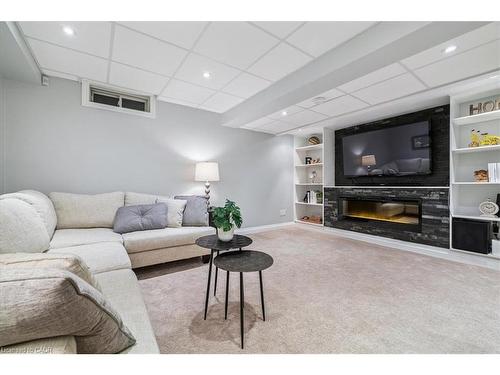 51-100 Beddoe Drive, Hamilton, ON - Indoor Photo Showing Living Room With Fireplace