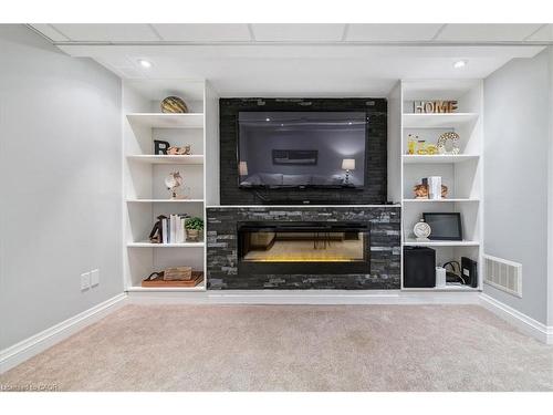 51-100 Beddoe Drive, Hamilton, ON - Indoor With Fireplace