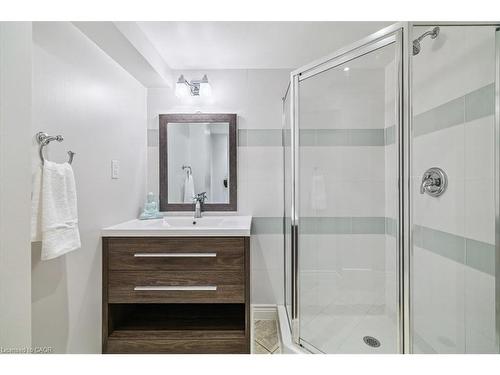51-100 Beddoe Drive, Hamilton, ON - Indoor Photo Showing Bathroom