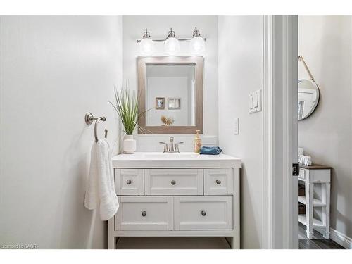 51-100 Beddoe Drive, Hamilton, ON - Indoor Photo Showing Bathroom