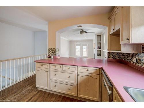13-694 Grey Street, Brantford, ON - Indoor Photo Showing Kitchen