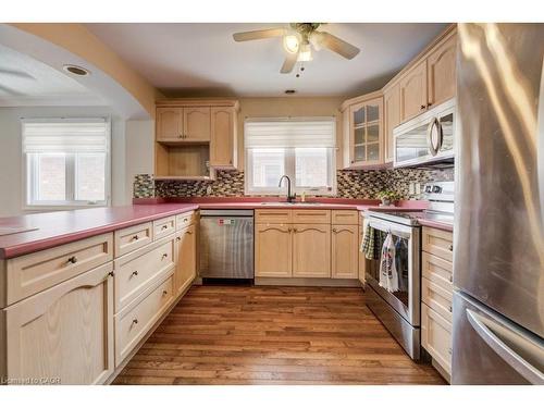13-694 Grey Street, Brantford, ON - Indoor Photo Showing Kitchen