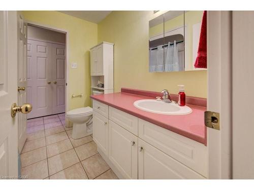 13-694 Grey Street, Brantford, ON - Indoor Photo Showing Bathroom